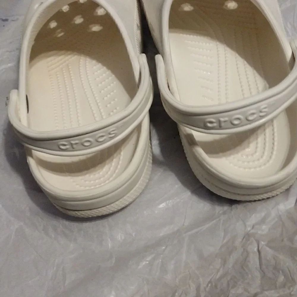 Crocs - Picture 3 of 6